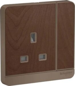 SWITCHED SOCKET 3P 13 A