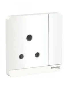 SWITCHED SOCKET 3P 15 A